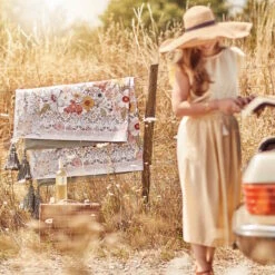 Picknickdecke L 175 X B 154cm BETWEEN FLOWERS In Creme 22 Picknickdecke L 175 X B 154cm BETWEEN FLOWERS In Creme -Heimtextilien Geschäft butlers picknickdecke l 175 x b 154cm between flowers in creme 8