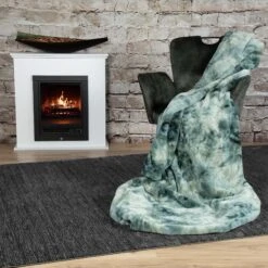 Batik Wohndecke RUMBA In Der Farbe Green (grün) -Heimtextilien Geschäft gmd living batik wohndecke rumba in der farbe green grun 1