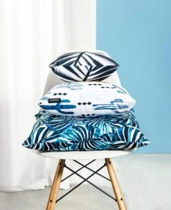 Kissen "Topaz And Rubey Crystal Honeycomb Cubes" In Bunt & Rosa -Heimtextilien Geschäft juniqe kissen topaz and rubey crystal honeycomb cubes in bunt and rosa 2